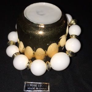 NWOT Vintage looking large white beaded bracelet.